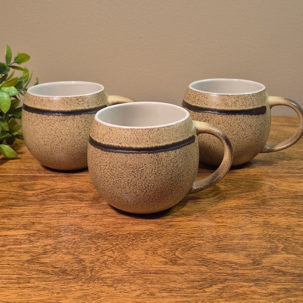 POTTERS CORNER Artisanal Style Stoneware Speckled Pattern Round Mugs, Set of 3